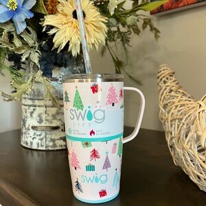 Swig Life 22oz Mug with handle and matching straw